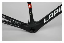 Produit Reconditionné - Cadre Lapierre Xelius SL Disque Champion Suisse Taille M Team Groupama-FDJ 11 Produit Reconditionné - Cadre Lapierre Xelius SL Disque Champion Suisse Taille M Team Groupama-FDJ -Outlet d'accessoires unnamed file 1000