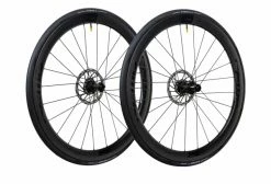 Paire De Roues Fast Forward Ryot 44 Disc I 12x100 - 12x142 Mm I Centerlock + Pneus Pirelli Pzero Race