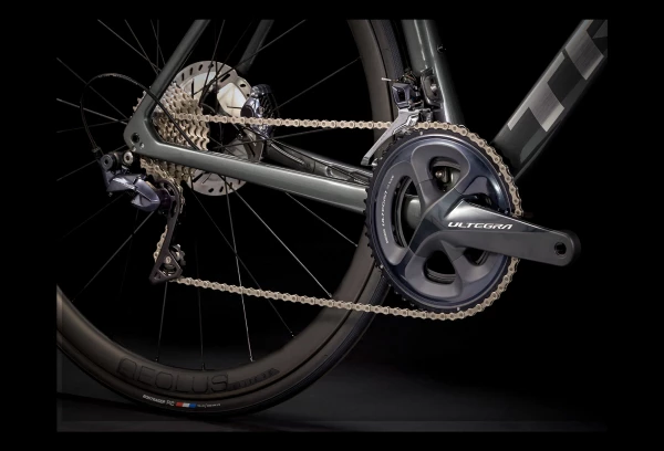 Vélo De Route Trek Emonda SL 6 Pro Disc Shimano Ultegra 11V Lithium Grey/Brushed Chrome 2022 2 Vélo De Route Trek Emonda SL 6 Pro Disc Shimano Ultegra 11V Lithium Grey/Brushed Chrome 2022 – Image 2