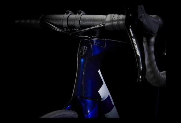 Vélo De Route Trek Emonda SL 5 Shimano 105 11V 700 Bleu 2023 Gris / Rouge 4 Vélo De Route Trek Emonda SL 5 Shimano 105 11V 700 Bleu 2023 Gris / Rouge – Image 4