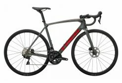 Vélo De Route Trek Emonda SL 5 Shimano 105 11V 700 Gris Lithium 2023 Gris / Rouge
