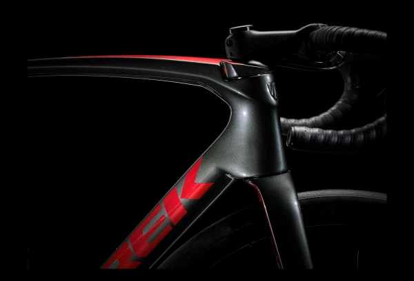 Vélo De Route Trek Emonda SL 5 Shimano 105 11V 700 Gris Lithium 2023 Gris / Rouge 5 Vélo De Route Trek Emonda SL 5 Shimano 105 11V 700 Gris Lithium 2023 Gris / Rouge – Image 5